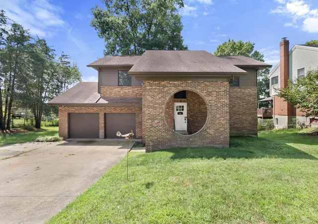 Photo 1 of Single family home for sale at 795 Elizabeth Dr, Florence, KY 41042 | MLS# 646278 | Listing updated on 2026-09-03