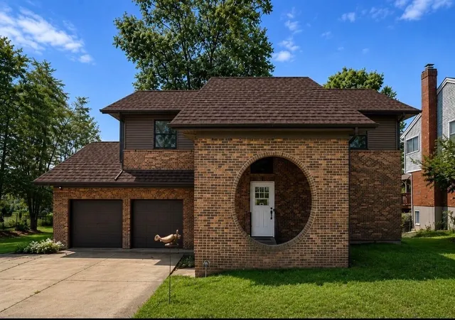 Photo 2 of Single family home for sale at 795 Elizabeth Dr, Florence, KY 41042 | MLS# 646278 | Listing updated on 2026-09-03