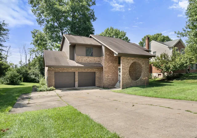 Photo 3 of Single family home for sale at 795 Elizabeth Dr, Florence, KY 41042 | MLS# 646278 | Listing updated on 2026-09-03