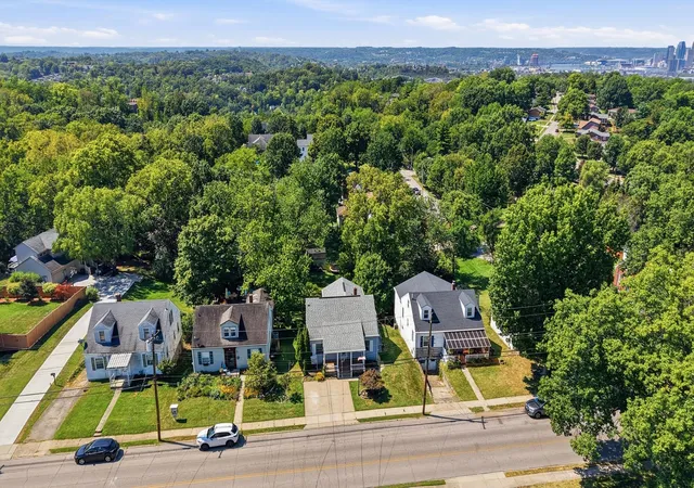 Photo 3 of Single family home for sale at 350 Rossford Ave, Fort Thomas, KY 41075 | MLS# 646373 | Listing updated on 2026-09-14