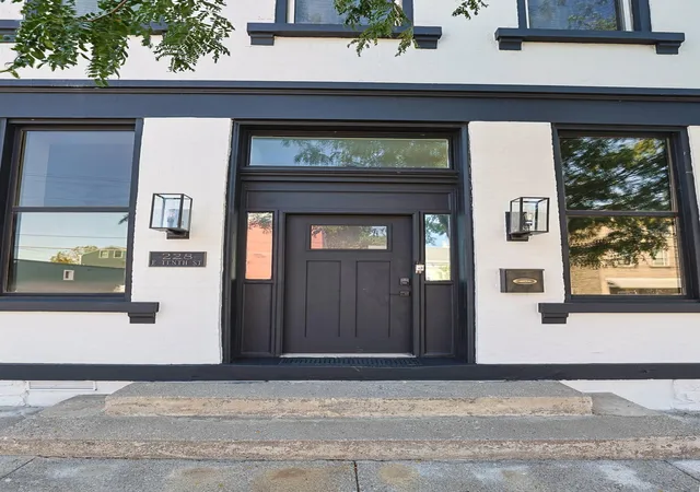 Photo 2 of Single family home for sale at 228 E 10th Street, Newport, KY 41071 | MLS# 646347 | Listing updated on 2026-09-13