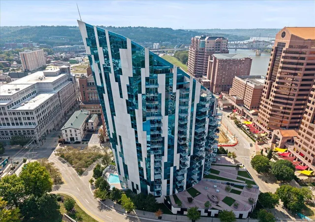 Photo 2 of Sale Pending at 1 Roebling Way #803, Covington, KY 41011 | MLS# 646575 | Listing updated on 2026-09-12