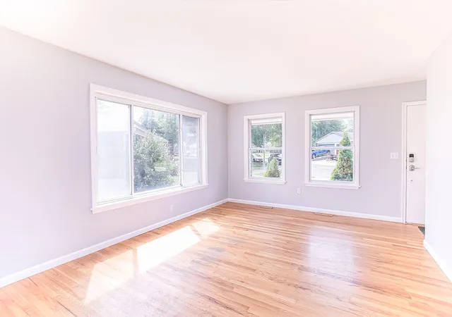 Photo 3 of Single family home for sale at 736 Lakeshore Dr, Ft Mitchell, KY 41017 | MLS# 646701 | Listing updated on 2026-10-02