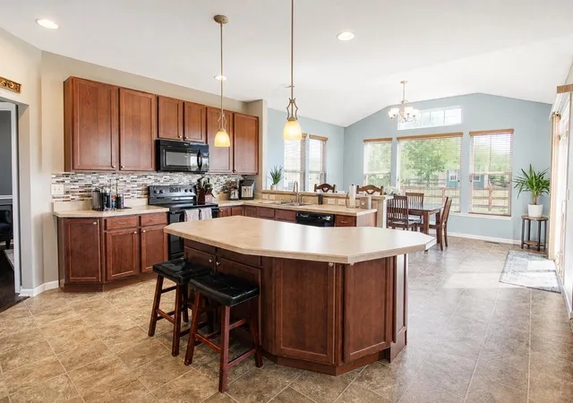 Photo 2 of Sale Pending at 2819 Bentwood Dr, Independence, KY 41051 | MLS# 646438 | Listing updated on 2026-10-04