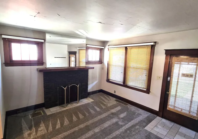 Photo 3 of Sale Pending at 211 Linden Ave, Southgate, KY 41071 | MLS# 646315 | Listing updated on 2026-09-08