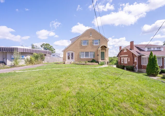 Photo 2 of Single family home for sale at 710 Highland Ave, Fort Thomas, KY 41075 | MLS# 646662 | Listing updated on 2026-10-06