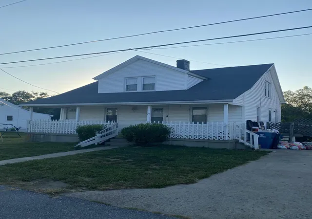 Photo 1 of Single family home for sale at 17 James St, Williamstown, KY 41097 | MLS# 646331 | Listing updated on 2026-09-04
