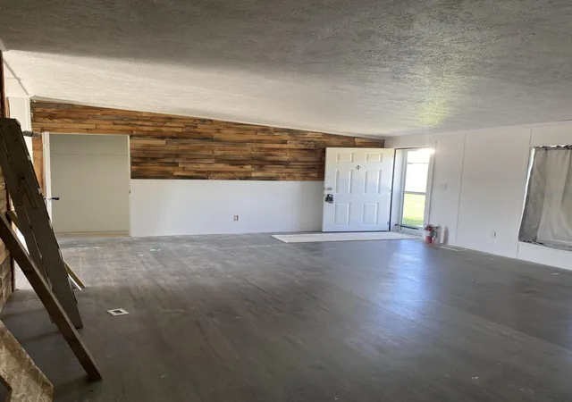 Photo 3 of Sale Pending at 190 Mason Ests Ln, Corinth, KY 41010 | MLS# 646385 | Listing updated on 2026-09-06