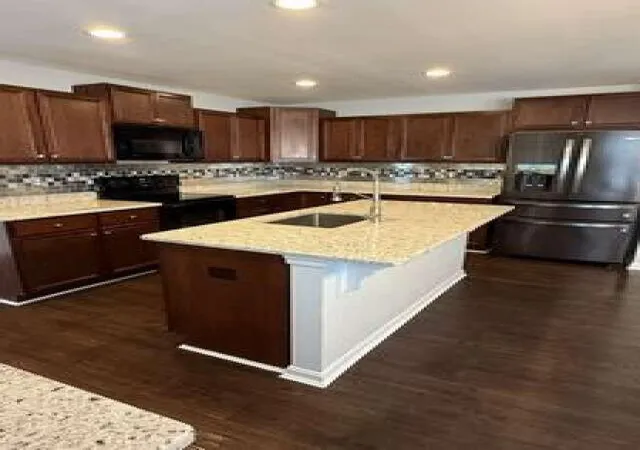 Photo 2 of Single family home for sale at 4 Rockledge Ct, Alexandria, KY 41001 | MLS# 646367 | Listing updated on 2026-09-14