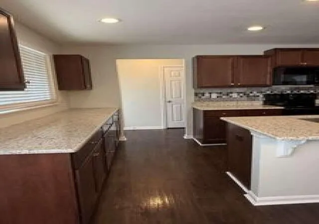 Photo 3 of Single family home for sale at 4 Rockledge Ct, Alexandria, KY 41001 | MLS# 646367 | Listing updated on 2026-09-14