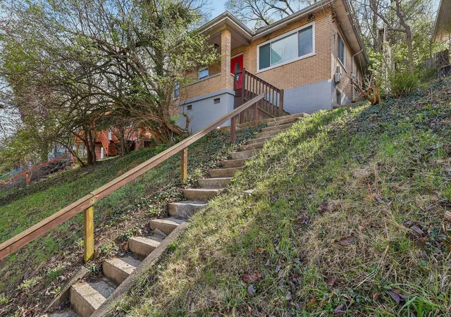 Photo 1 of Sale Pending at 621 Edgecliff St, Covington, KY 41014 | MLS# 646860 | Listing updated on 2026-10-05