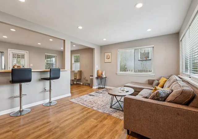 Photo 2 of Sale Pending at 621 Edgecliff St, Covington, KY 41014 | MLS# 646860 | Listing updated on 2026-10-05