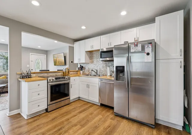 Photo 3 of Sale Pending at 621 Edgecliff St, Covington, KY 41014 | MLS# 646860 | Listing updated on 2026-10-05