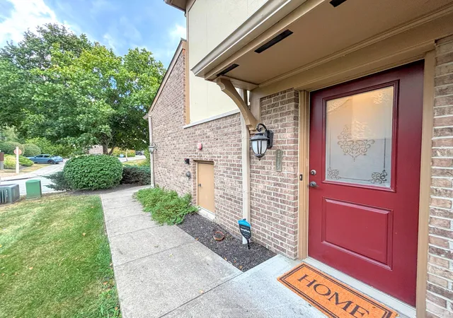 Photo 3 of Condo for sale at 2205 Rolling Hills Dr, Ft Mitchell, KY 41017 | MLS# 646518 | Listing updated on 2026-09-10