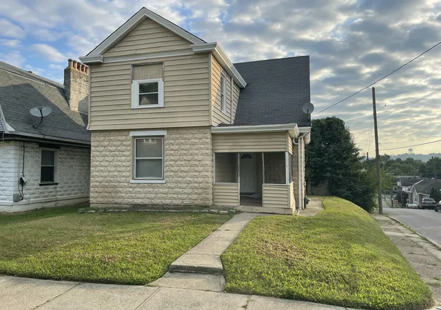Photo 1 of Sale Pending at 1822 Jefferson Ave, Covington, KY 41014 | MLS# 646453 | Listing updated on 2026-09-10