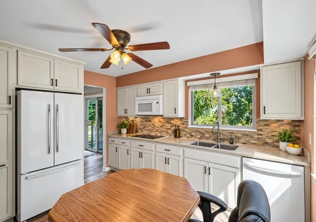 Photo 4 of Single family home for sale at 6851 Vantage Ct, Florence, KY 41042 | MLS# 646389 | Listing updated on 2026-09-20