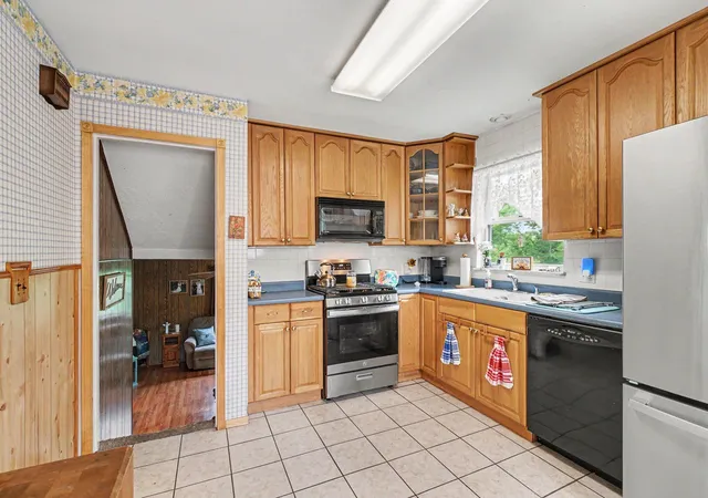Photo 3 of Single family home for sale at 265 Sunset Dr, Highland Heights, KY 41076 | MLS# 646398 | Listing updated on 2026-09-05