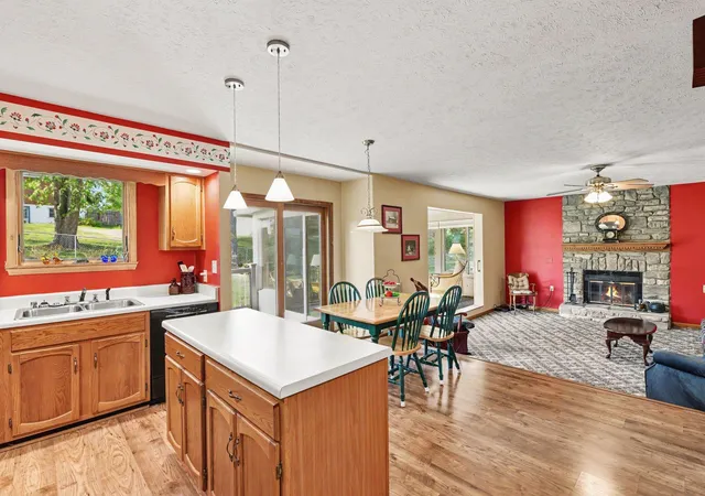 Photo 2 of Sale Pending at 13 Honey Tree Ln, Newport, KY 41076 | MLS# 646415 | Listing updated on 2026-09-10