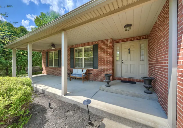 Photo 3 of Single family home for sale at 630 Mustang Dr, Walton, KY 41094 | MLS# 646446 | Listing updated on 2026-09-08