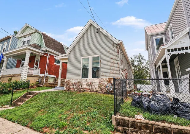 Photo 2 of Sale Pending at 130 Ward Ave, Bellevue, KY 41073 | MLS# 646621 | Listing updated on 2026-10-07