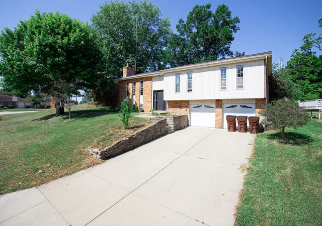 Photo 2 of Sale Pending at 1062 Wedgewood Dr, Independence, KY 41051 | MLS# 646418 | Listing updated on 2026-09-11