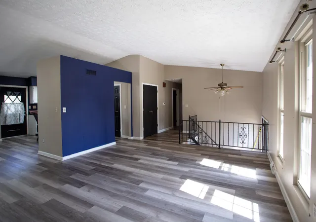 Photo 3 of Sale Pending at 1062 Wedgewood Dr, Independence, KY 41051 | MLS# 646418 | Listing updated on 2026-09-11