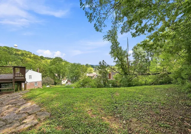 Photo 2 of Single family home for sale at 31 Loraine Ct, Covington, KY 41015 | MLS# 646428 | Listing updated on 2026-09-14