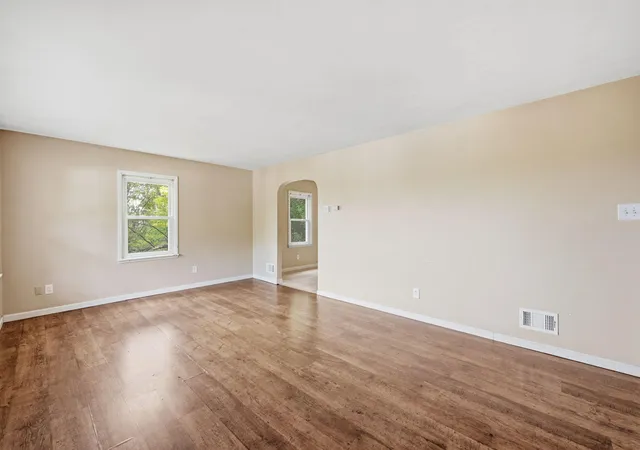 Photo 4 of Single family home for sale at 31 Loraine Ct, Covington, KY 41015 | MLS# 646428 | Listing updated on 2026-09-14