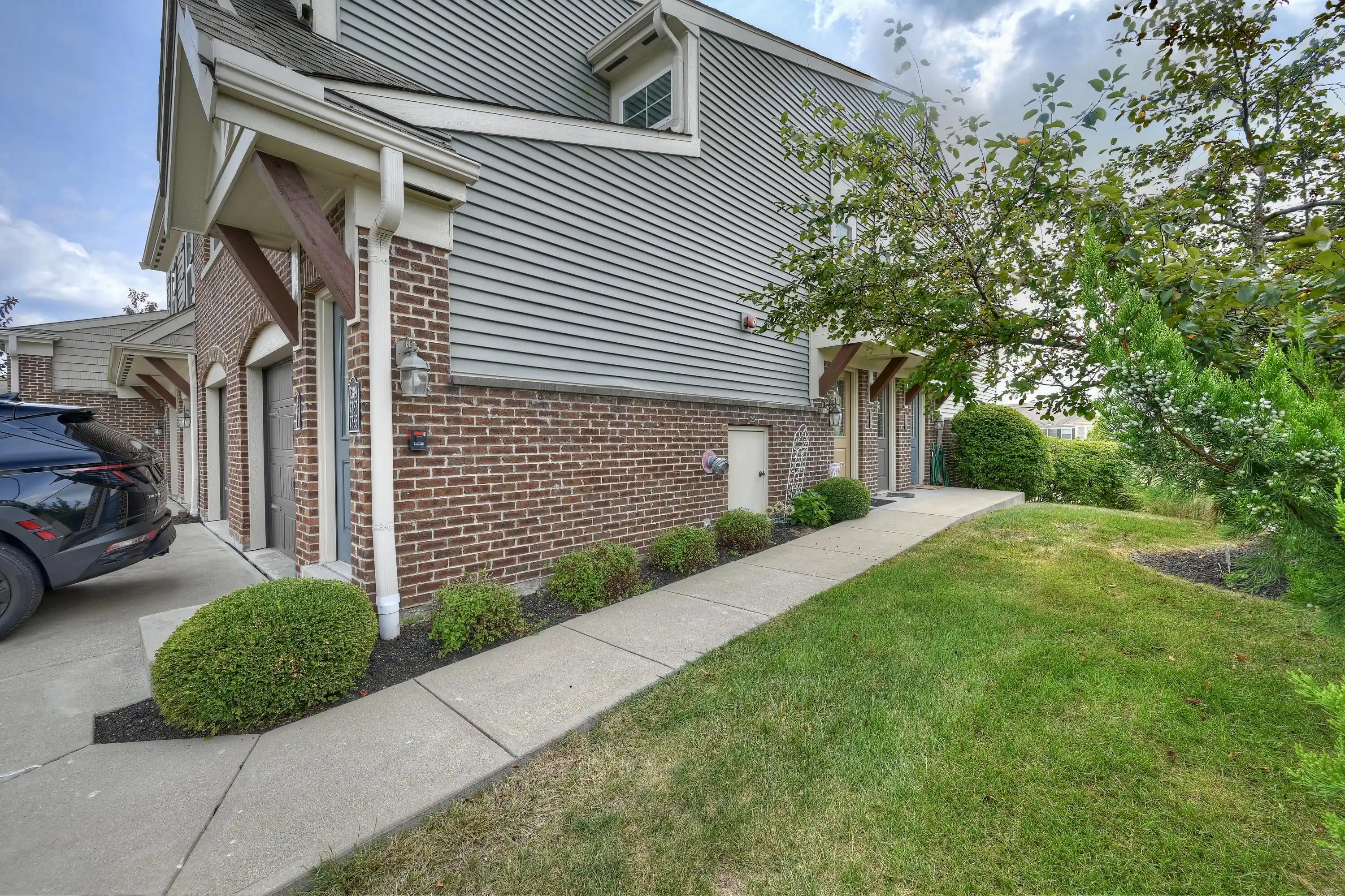 Listing Photo 2 - Condo for sale in 7389 Flintshire Dr located at 7389 Flintshire Dr, Alexandria, KY 41001 - Unit 7389 Flintshire Dr