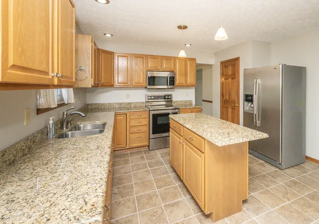 Photo 4 of Single family home for sale at 1863 Pleasant Hl Rd, Florence, KY 41042 | MLS# 646577 | Listing updated on 2026-09-14
