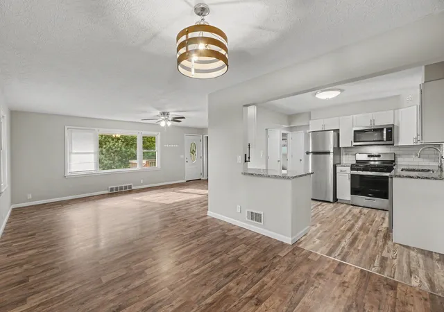 Photo 3 of Single family home for sale at 2715 James Ave, Covington, KY 41014 | MLS# 646470 | Listing updated on 2026-09-09
