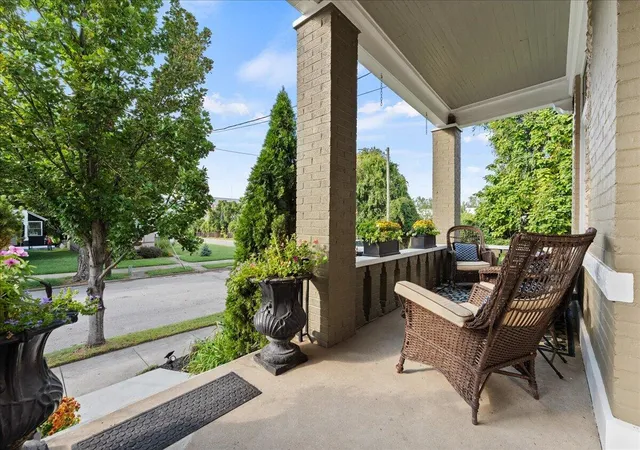 Photo 3 of Sale Pending at 642 E 3rd Street, Newport, KY 41071 | MLS# 646515 | Listing updated on 2026-09-13