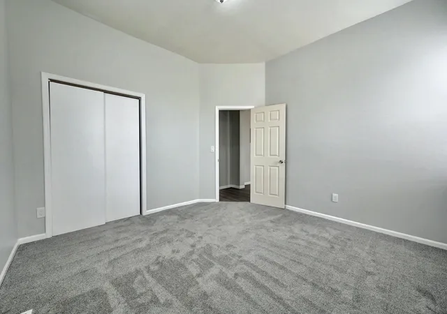 Photo 4 of Single family home for sale at 329 Berry Ave, Bellevue, KY 41073 | MLS# 646475 | Listing updated on 2026-10-04