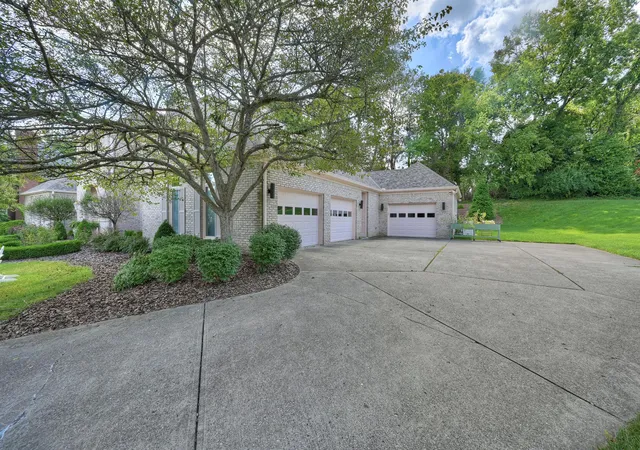 Photo 1 of Single family home for sale at 109 Brittany Ct, Lakeside Park, KY 41017 | MLS# 647786 | Listing updated on 2026-10-23