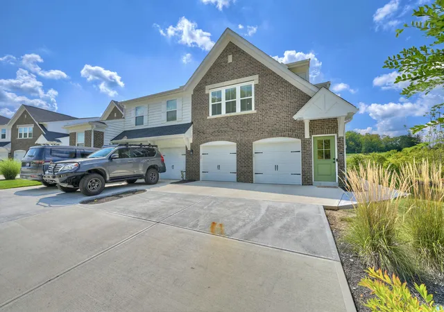 Photo 2 of Condo for sale at 4564 Bentwood Hills Dr, Wilder, KY 41071 | MLS# 646478 | Listing updated on 2026-10-04