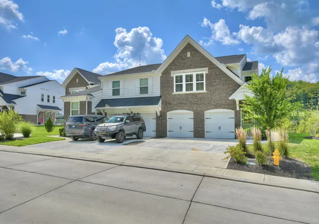 Photo 3 of Condo for sale at 4564 Bentwood Hills Dr, Wilder, KY 41071 | MLS# 646478 | Listing updated on 2026-10-04