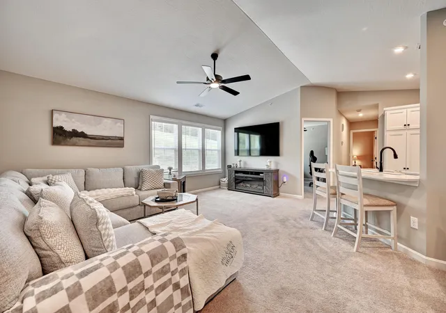Photo 4 of Condo for sale at 4564 Bentwood Hills Dr, Wilder, KY 41071 | MLS# 646478 | Listing updated on 2026-10-04
