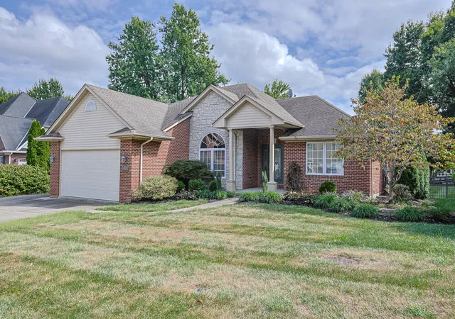 Photo 1 of Sale Pending at 28 N Dilcrest Cir, Florence, KY 41042 | MLS# 646592 | Listing updated on 2026-09-17