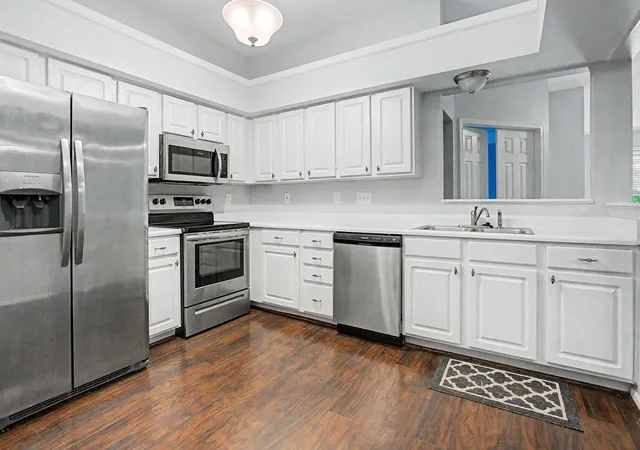 Listing Photo 4 - Condo for sale in building located at 7370 Ridge Edge Ct, Florence, KY 41042 - Unit #C