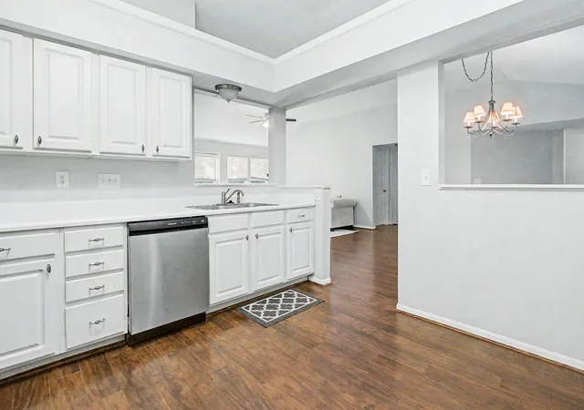 Listing Photo 5 - Condo for sale in building located at 7370 Ridge Edge Ct, Florence, KY 41042 - Unit #C