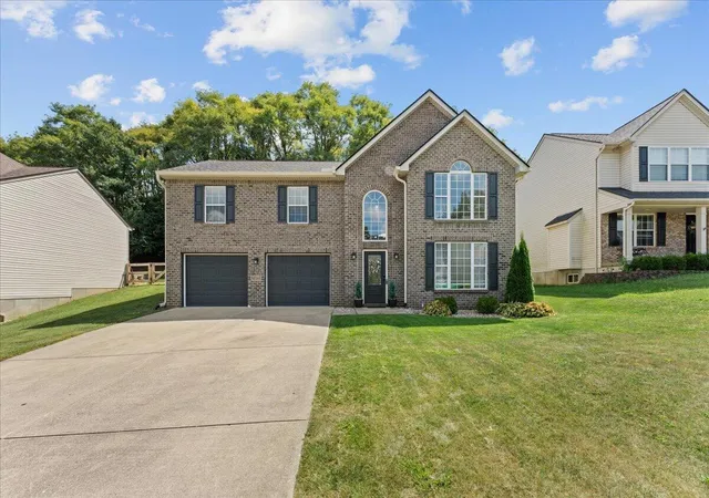 Single family home for sale at 2126 Canyon Ct, Hebron, KY 41048 | MLS# 646550