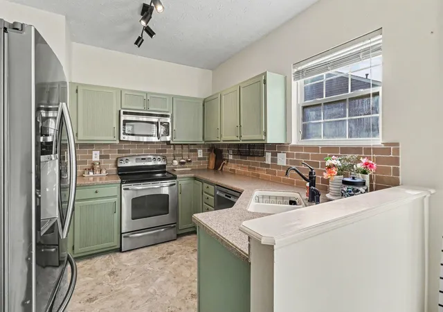 Photo 4 of Sale Pending at 10157 Falcon Ridge Dr, Independence, KY 41051 | MLS# 646583 | Listing updated on 2026-09-28