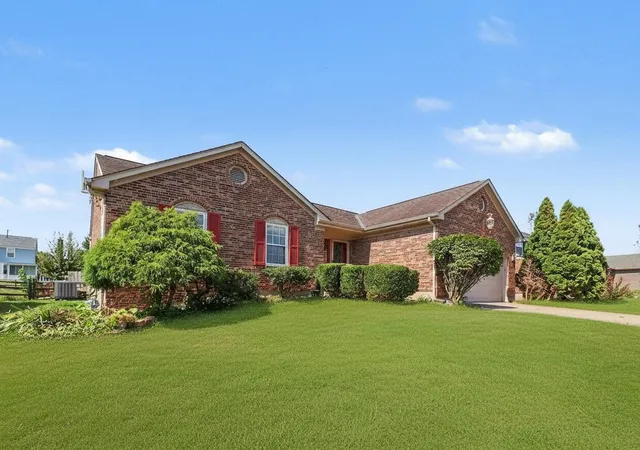 Single family home for sale at 1436 Bayfield Ct, Florence, KY 41042 | MLS# 646564