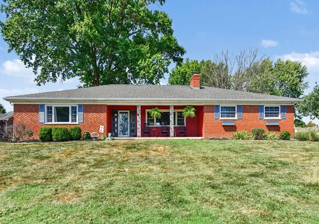 Photo 1 of Single family home for sale at 112 Warwick Ct, Crestview Hills, KY 41017 | MLS# 646570 | Listing updated on 2026-10-07