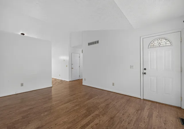 Photo 3 of Sale Pending at 51 Paul Ln, Alexandria, KY 41001 | MLS# 646574 | Listing updated on 2026-09-13