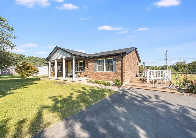 Photo 2 of Single family home for sale at 301 Greens Btm Rd, Carrollton, KY 41008 | MLS# 646598 | Listing updated on 2026-09-11
