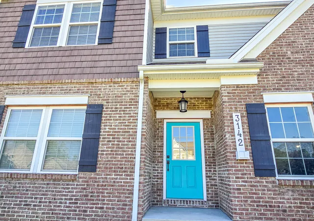 Photo 2 of Single family home for sale at 3142 Tennyson Pl, Latonia, KY 41015 | MLS# 646632 | Listing updated on 2026-10-05