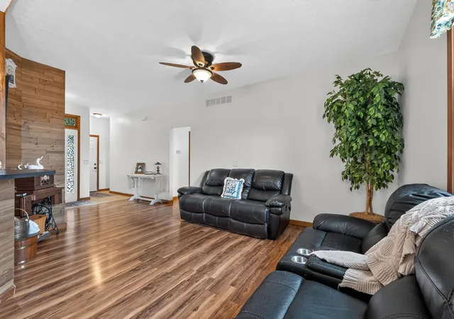Photo 2 of Single family home for sale at 341 Fairview Rd, Williamstown, KY 41097 | MLS# 646615 | Listing updated on 2026-10-04