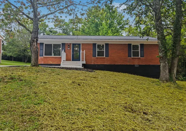 Photo 1 of Single family home for sale at 305 Spillman Dr, Dry Ridge, KY 41035 | MLS# 646622 | Listing updated on 2026-09-16