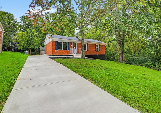 Photo 2 of Single family home for sale at 305 Spillman Dr, Dry Ridge, KY 41035 | MLS# 646622 | Listing updated on 2026-09-16